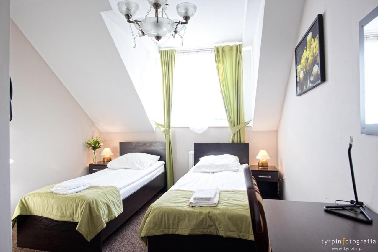 Hotel Millenium Gora Motyczna Экстерьер фото
