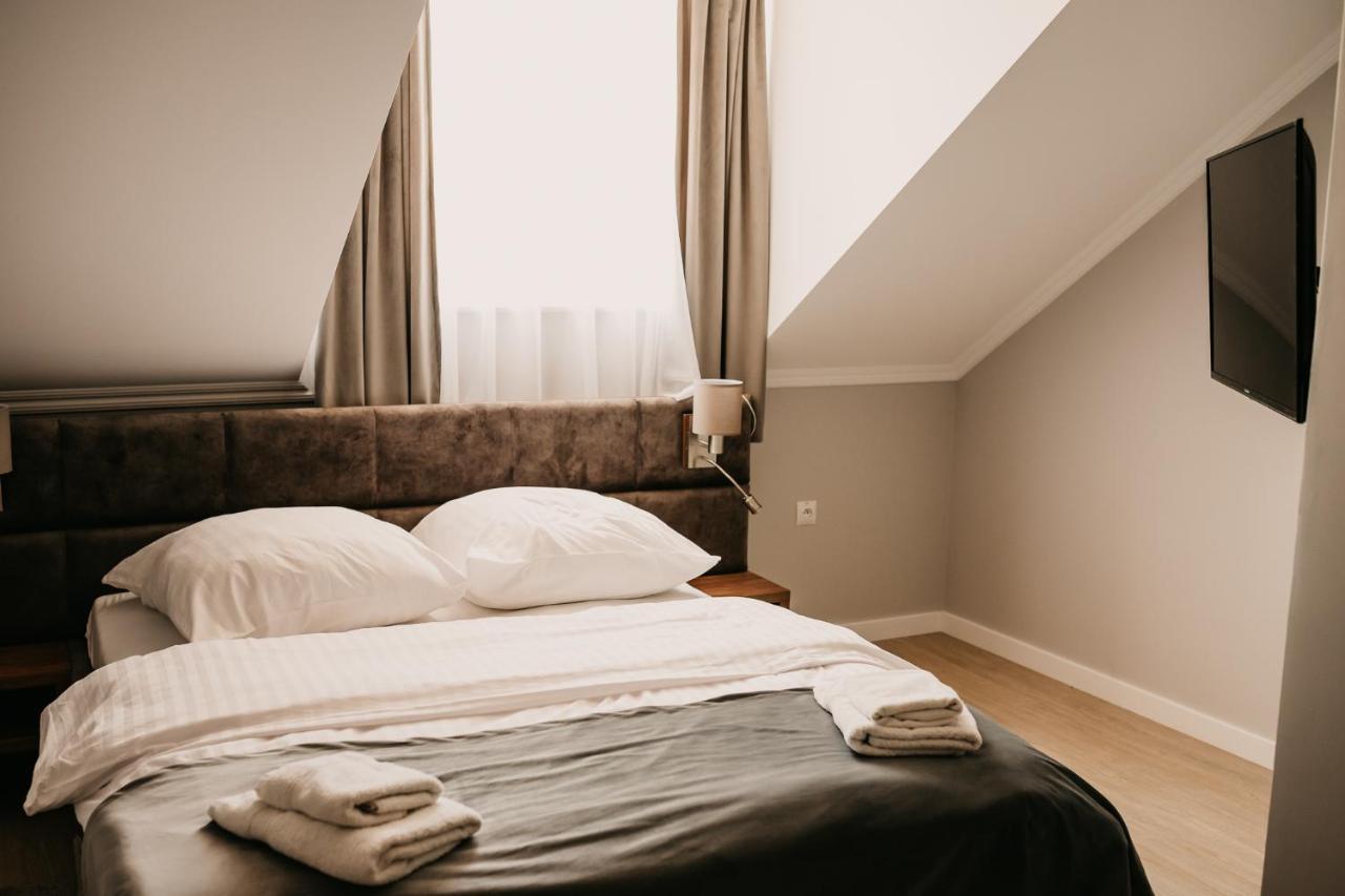 Hotel Millenium Gora Motyczna Экстерьер фото
