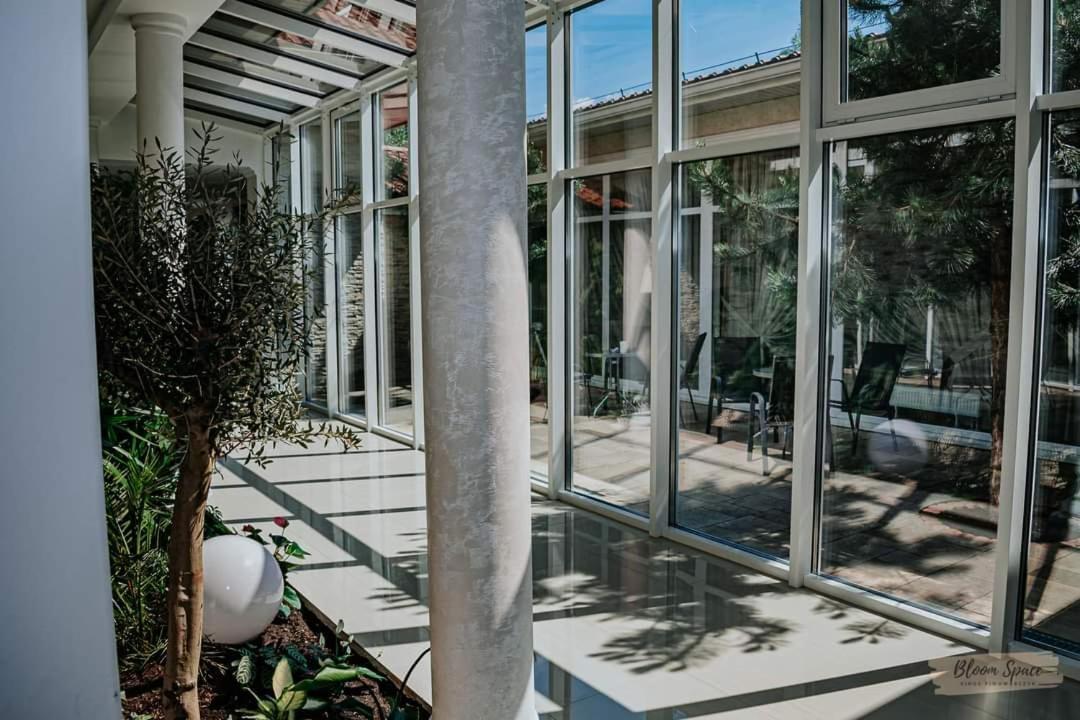 Hotel Millenium Gora Motyczna Экстерьер фото