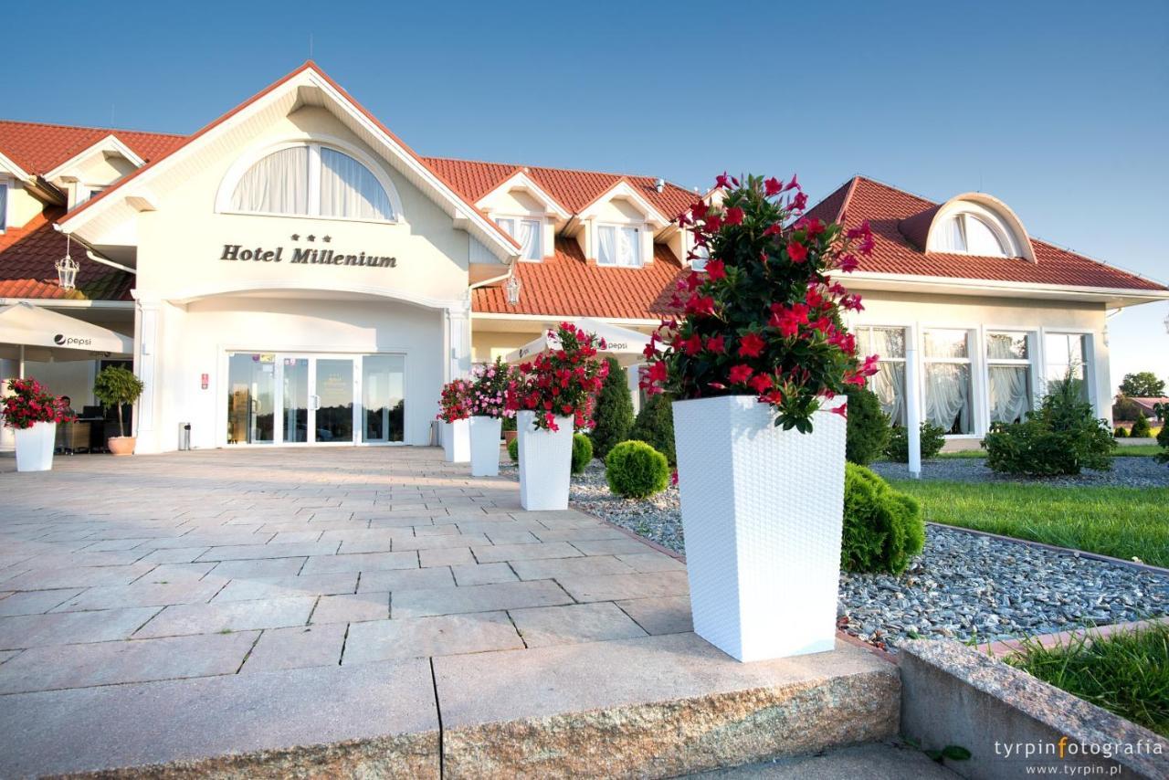 Hotel Millenium Gora Motyczna Экстерьер фото