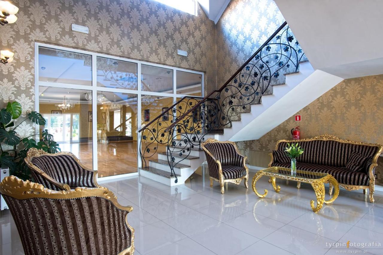 Hotel Millenium Gora Motyczna Экстерьер фото