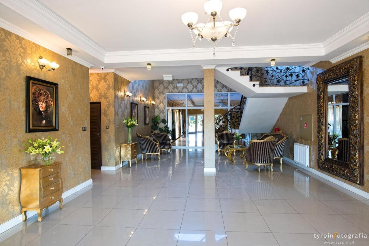 Hotel Millenium Gora Motyczna Экстерьер фото