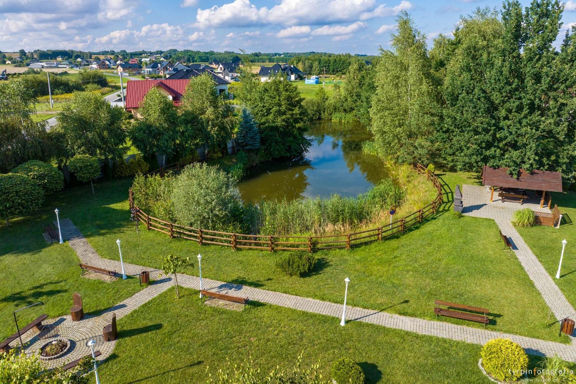 Hotel Millenium Gora Motyczna Экстерьер фото