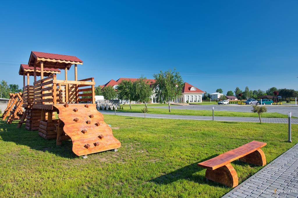 Hotel Millenium Gora Motyczna Экстерьер фото